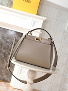 フェンディ スーパーコピー FFロゴ マルチユース